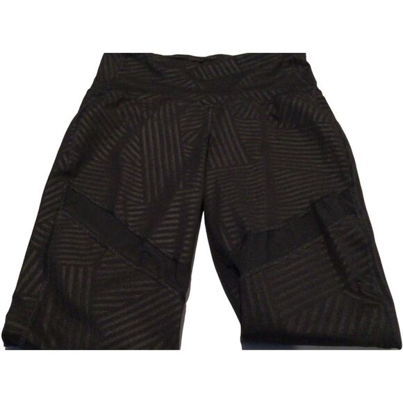 Old Navy Active Black Go-Dry Mesh Cutout Leggings – Size Medium Athleisure - Picture 3 of 4